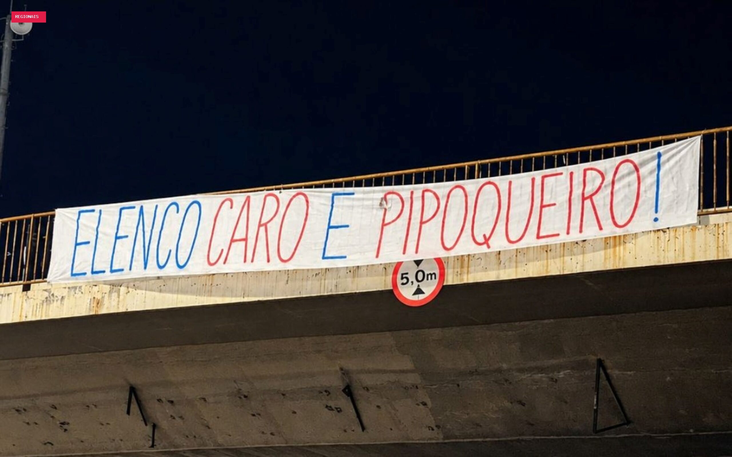 Torcida do Cruzeiro faz protesto no Mineirão após eliminação em clássico