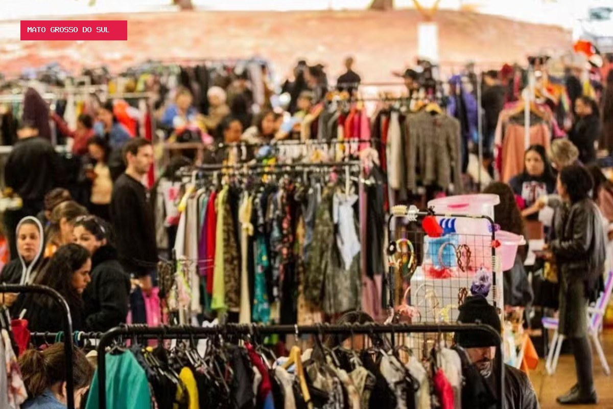 Bazar com peças de grife reúne 25 mil itens a partir de R$ 2 em megabrechó