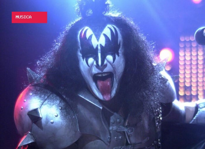 Gene Simmons volta a atacar os ex-colegas Peter Criss e Ace Frehley