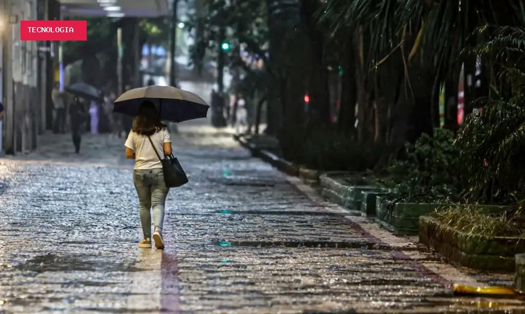 Inmet emite alerta vermelho de tempestades e risco de tornados no Sul