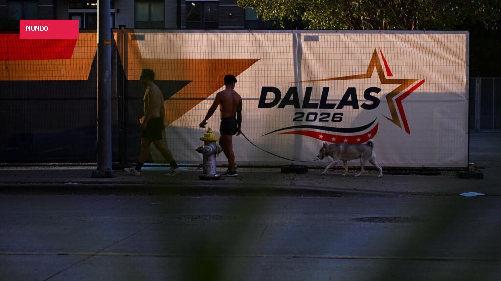 Republicans put Trump center stage in US midterms gamble