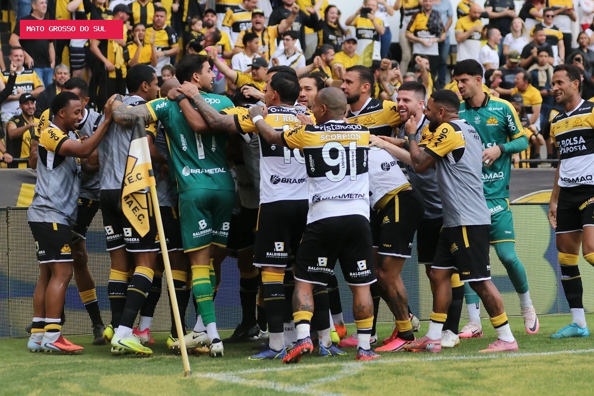 Criciúma vence Avaí e afunda rival na zona de rebaixamento