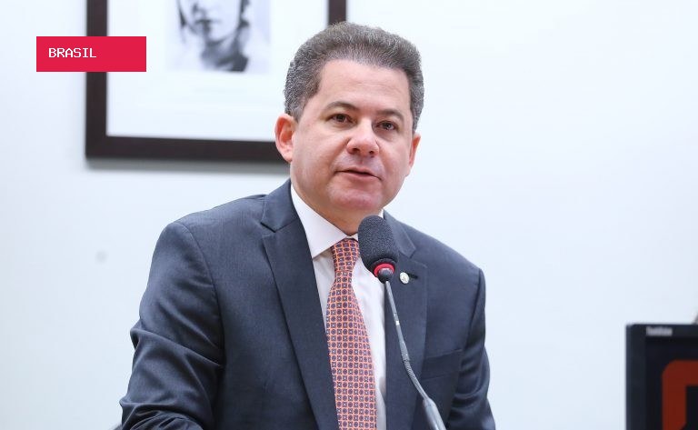 Quem é o deputado federal Cezinha de Madureira, pastor evangélico alvo da operação da PF