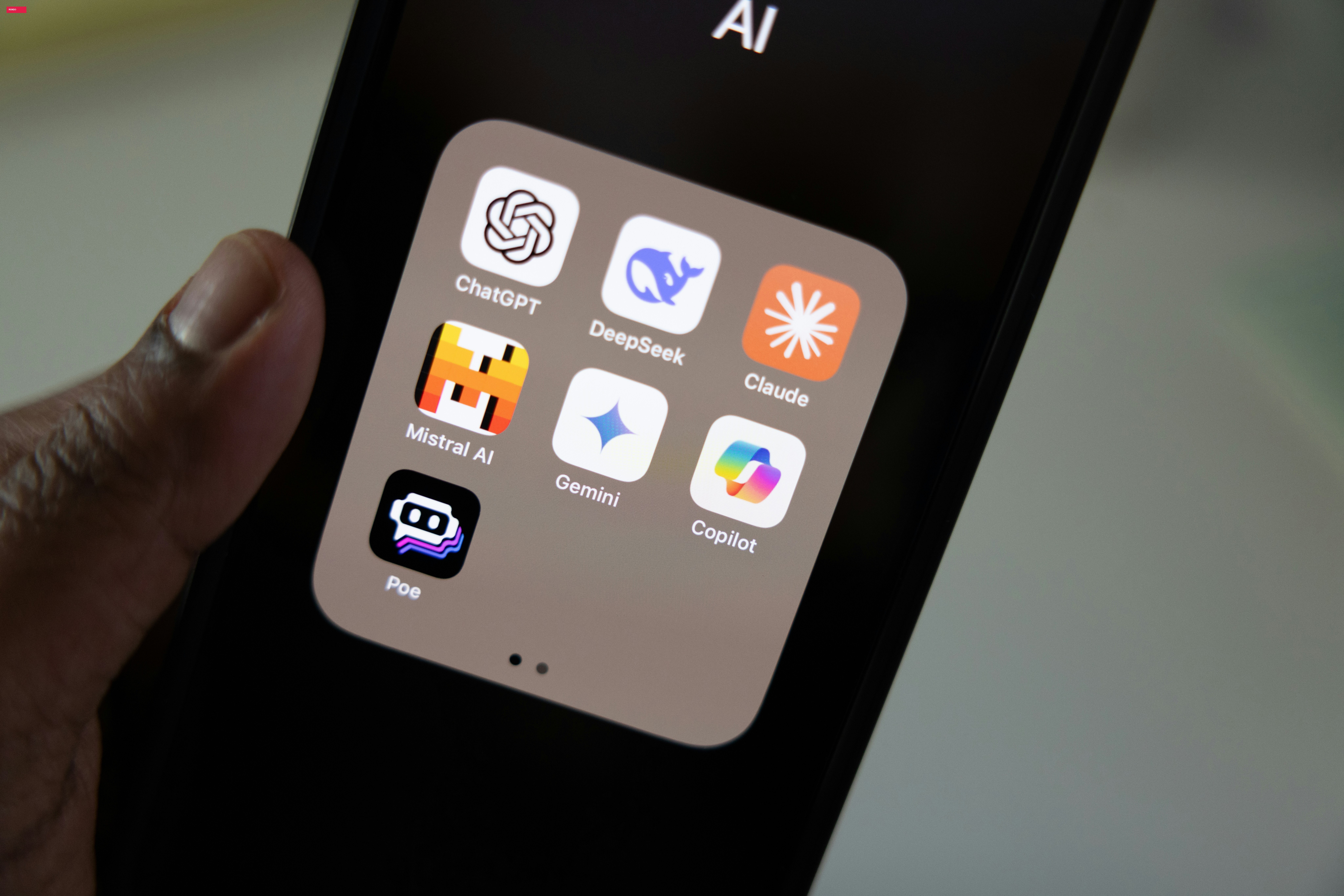 OpenAI, Anthropic, Google e Musk querem frear avanço da IA; por que isso é tão difícil?