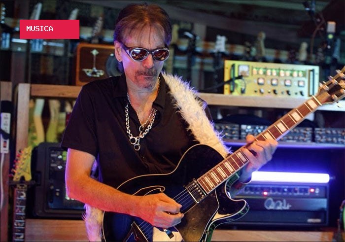 Steve Vai já afirmou que sua banda "não é uma democracia, é uma ditadura"