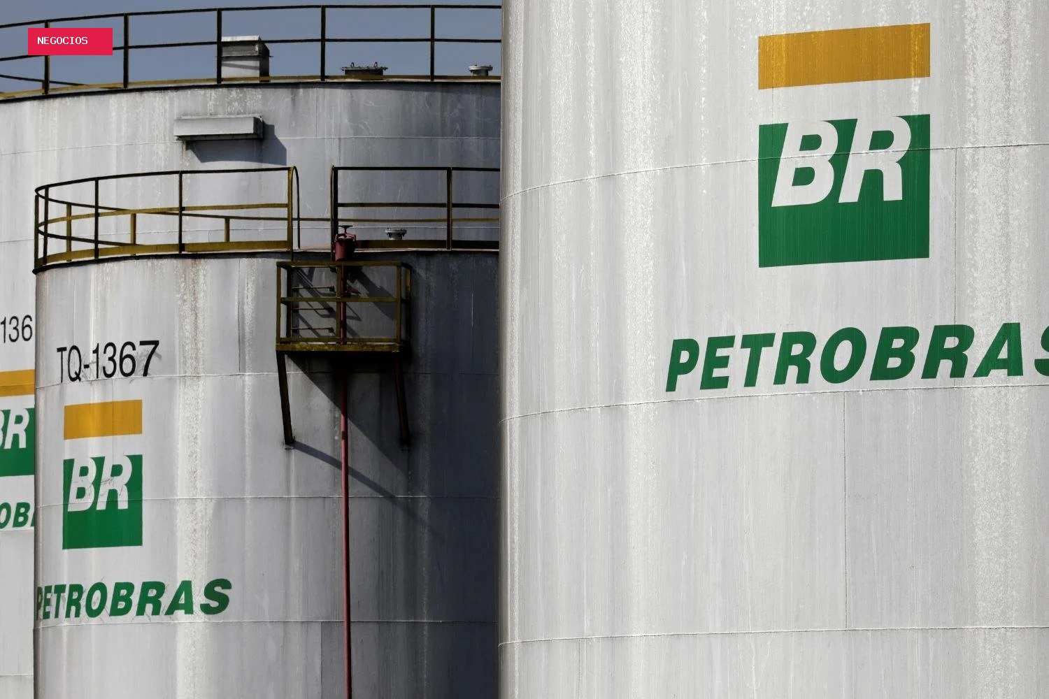 Petrobras eleva preço da gasolina para distribuidoras, mas preço final não deve mudar