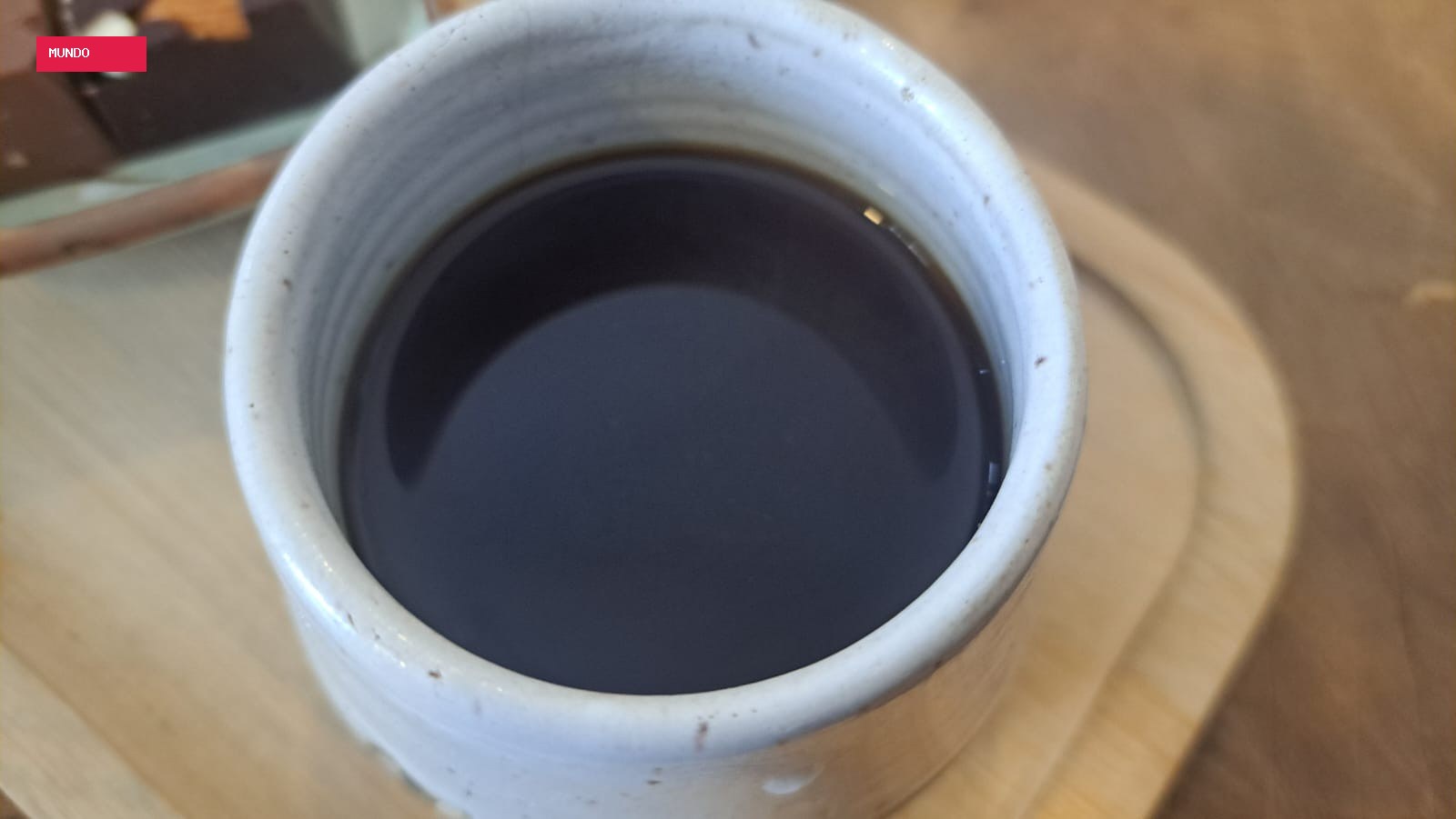 Aluna é suspensa no primeiro dia de aula após levar café para a escola