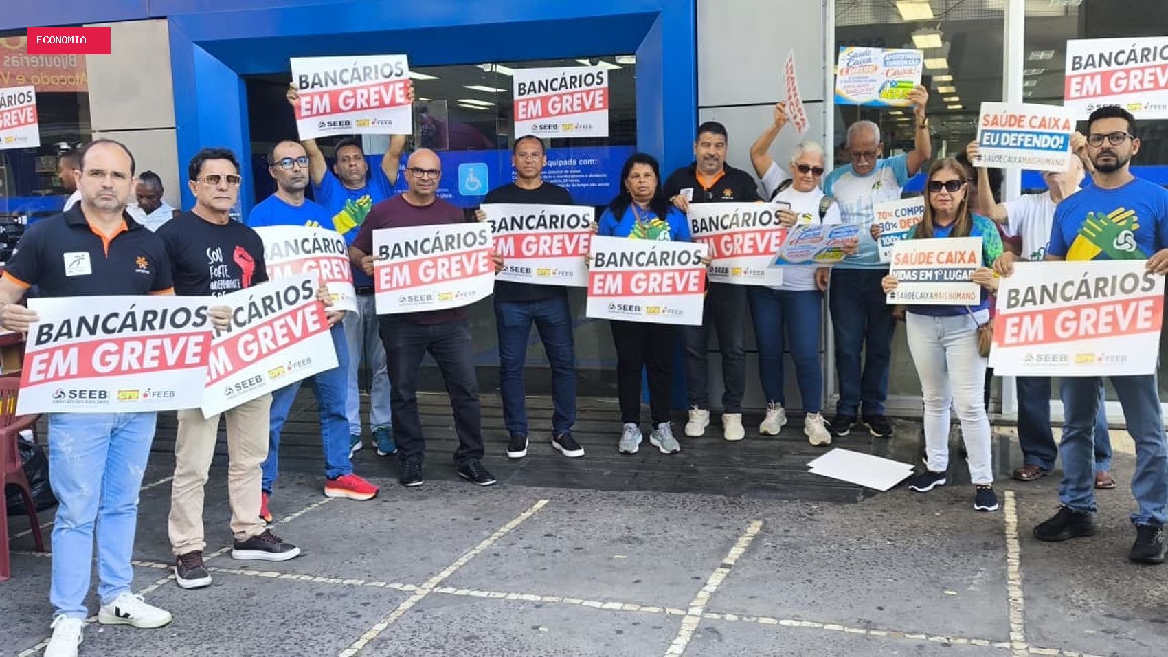 Funcionários da Caixa rejeitam proposta e greve continua; como ficam as contas e benefícios?
