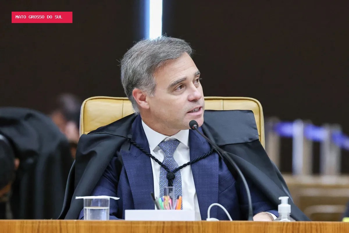 Michelle Bolsonaro chama André Mendonça de ‘ungido do Senhor’ em meio a tensão no STF