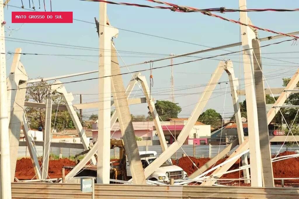 Mercado lamenta mortes e afirma que obra era executada por terceirizada