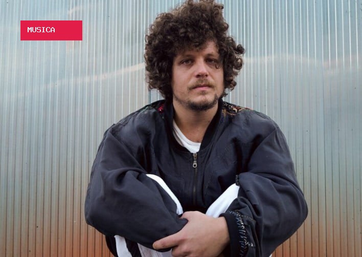 Indicado ao Grammy Latino, Chico Chico fecha a temporada da turnê “Let It Burn / Deixa Arder” em São Paulo