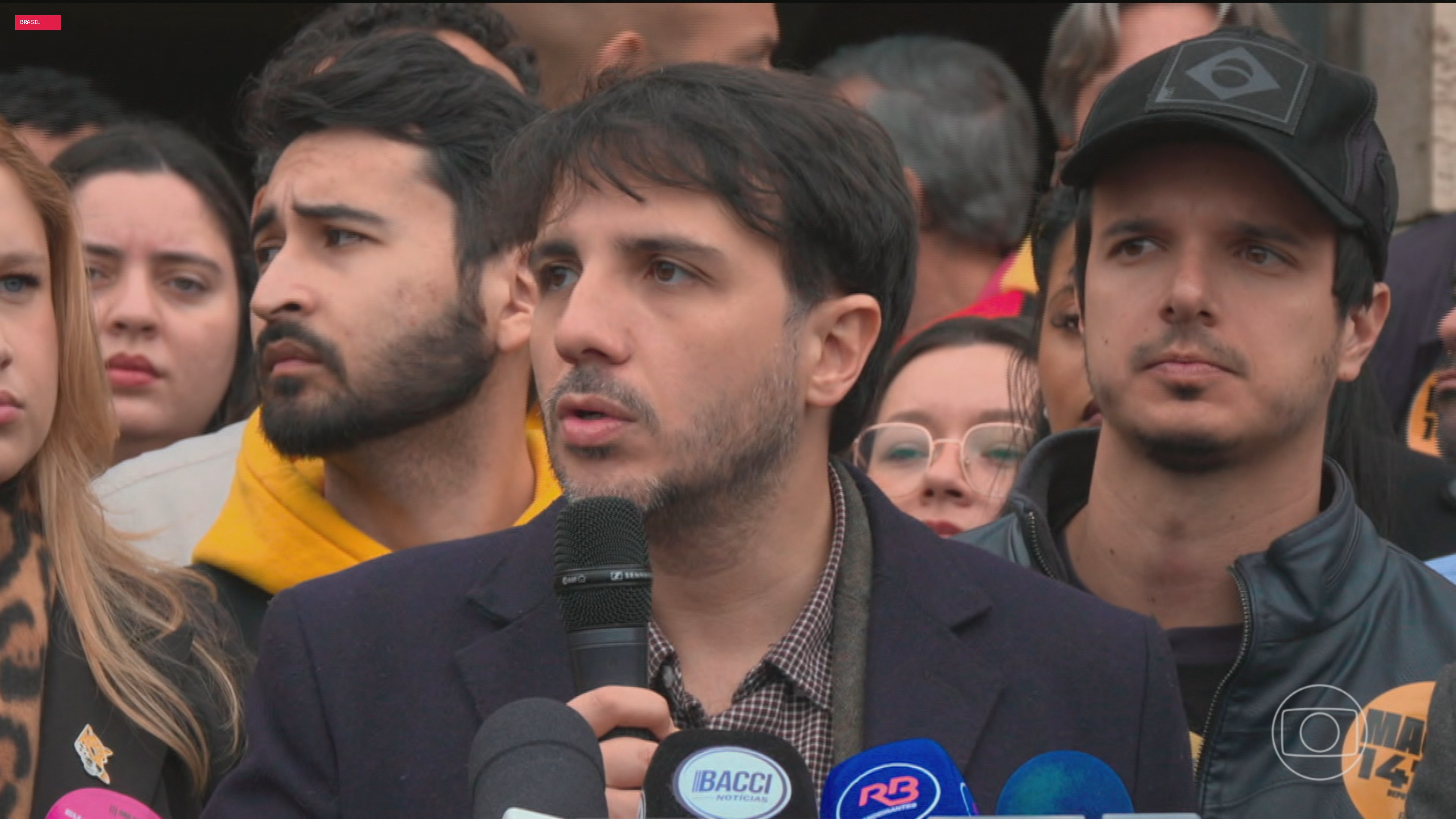 Renan Santos, candidato do Missão à Presidência, participa de ato em São Paulo
