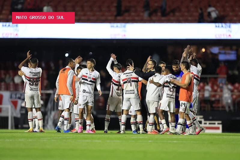 São Paulo faz 2 gols em rápida sequência e vence Atlético-MG
