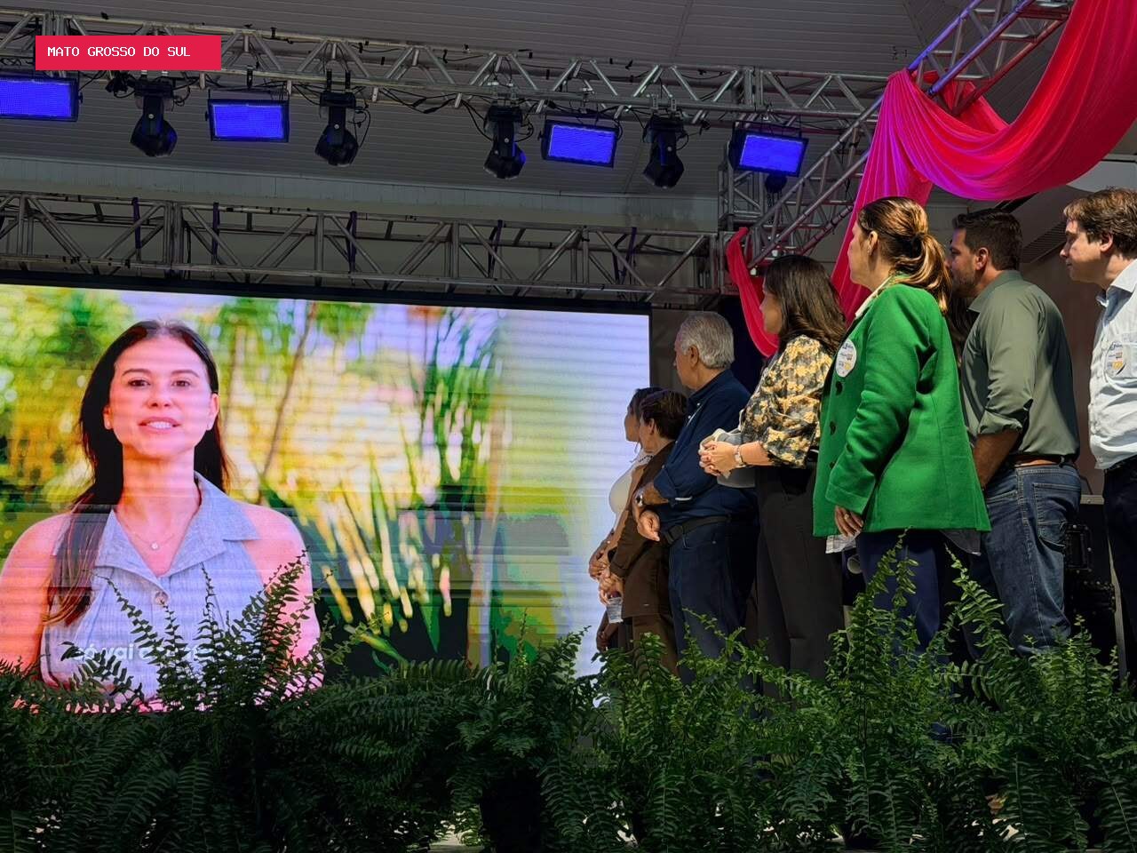 Esposa de Flávio manda vídeo a mulheres após não vir a MS por “segurança”