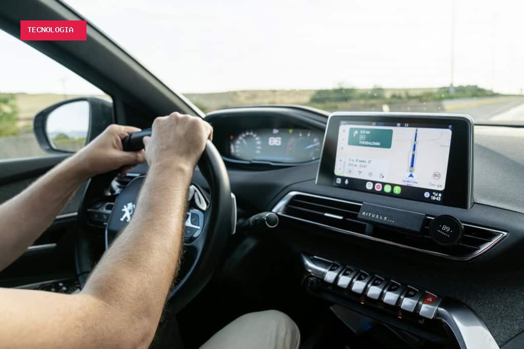 Hackers encontram nova porta de entrada: malware começa a mirar centrais multimídia de carros