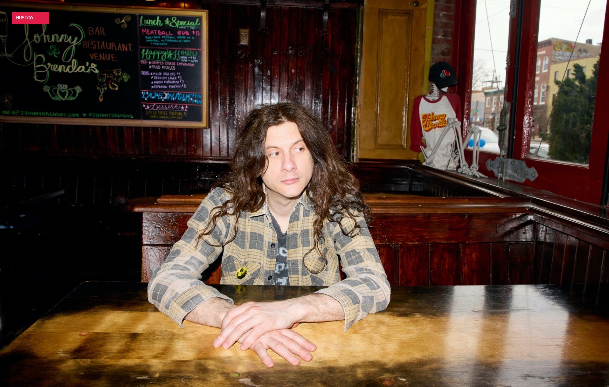 Kurt Vile talks Fontaines D.C. collab, his shoutout from Sam Fender, and paying tribute to Philadelphia
