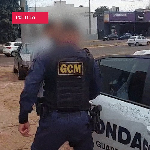 Homem é preso após dias se masturbando em carro em frente à escola no Centro