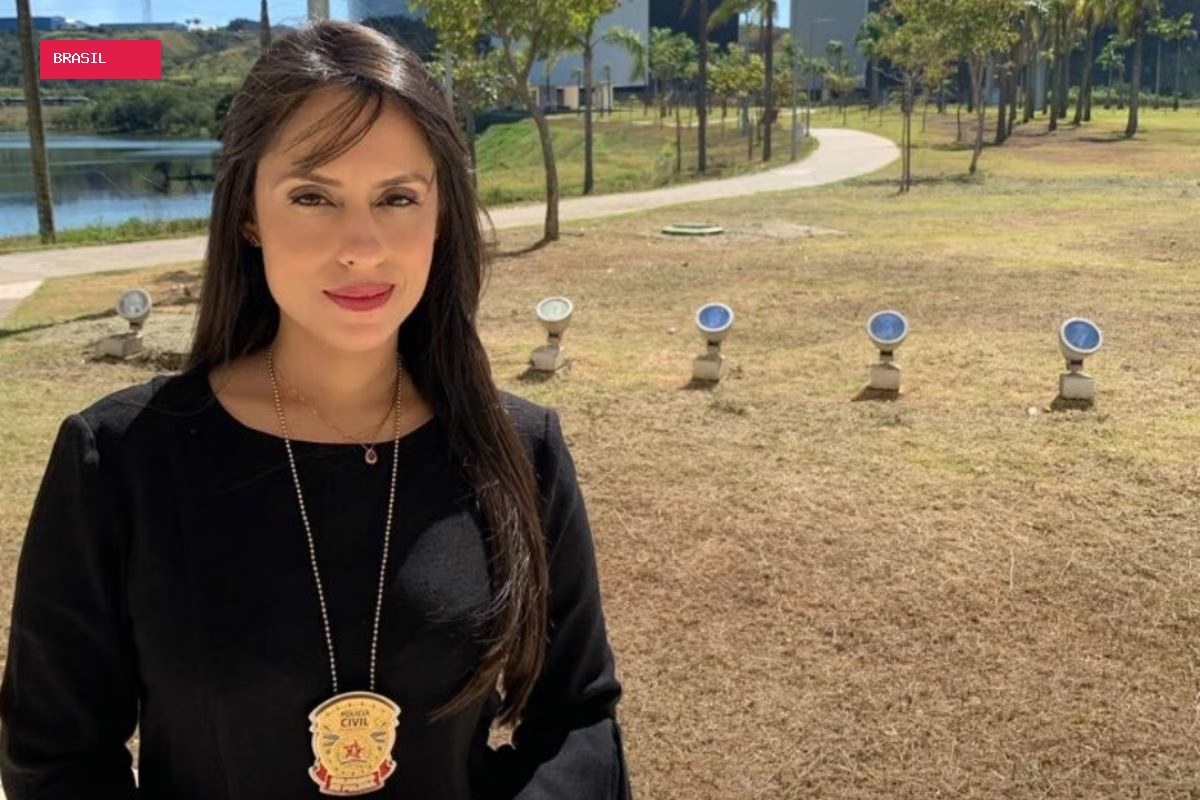 Delegada esposa de réu por morte de gari é transferida na Polícia Civil após mais de um ano afastada