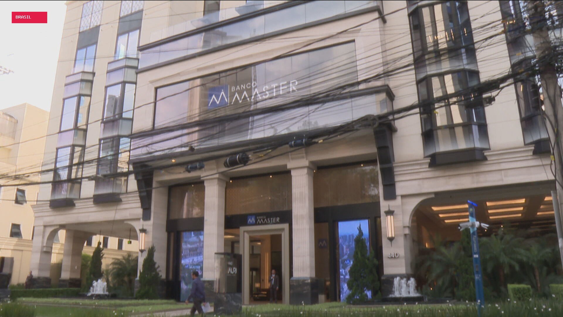 Dívida de aposentada com o Banco Master e outras instituições é suspensa em MG
