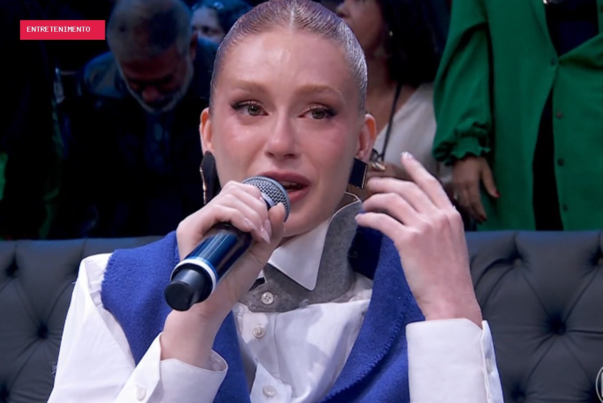 Marina Ruy Barbosa chora após homenagem dos sobrinhos ao vivo
