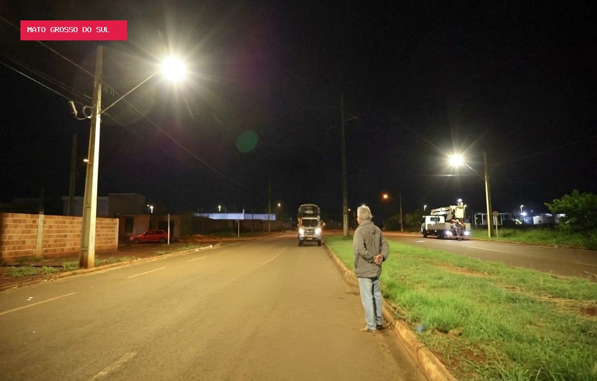 Dourados já trocou mais de 33 mil lâmpadas por LED e entra na fase final do serviço
