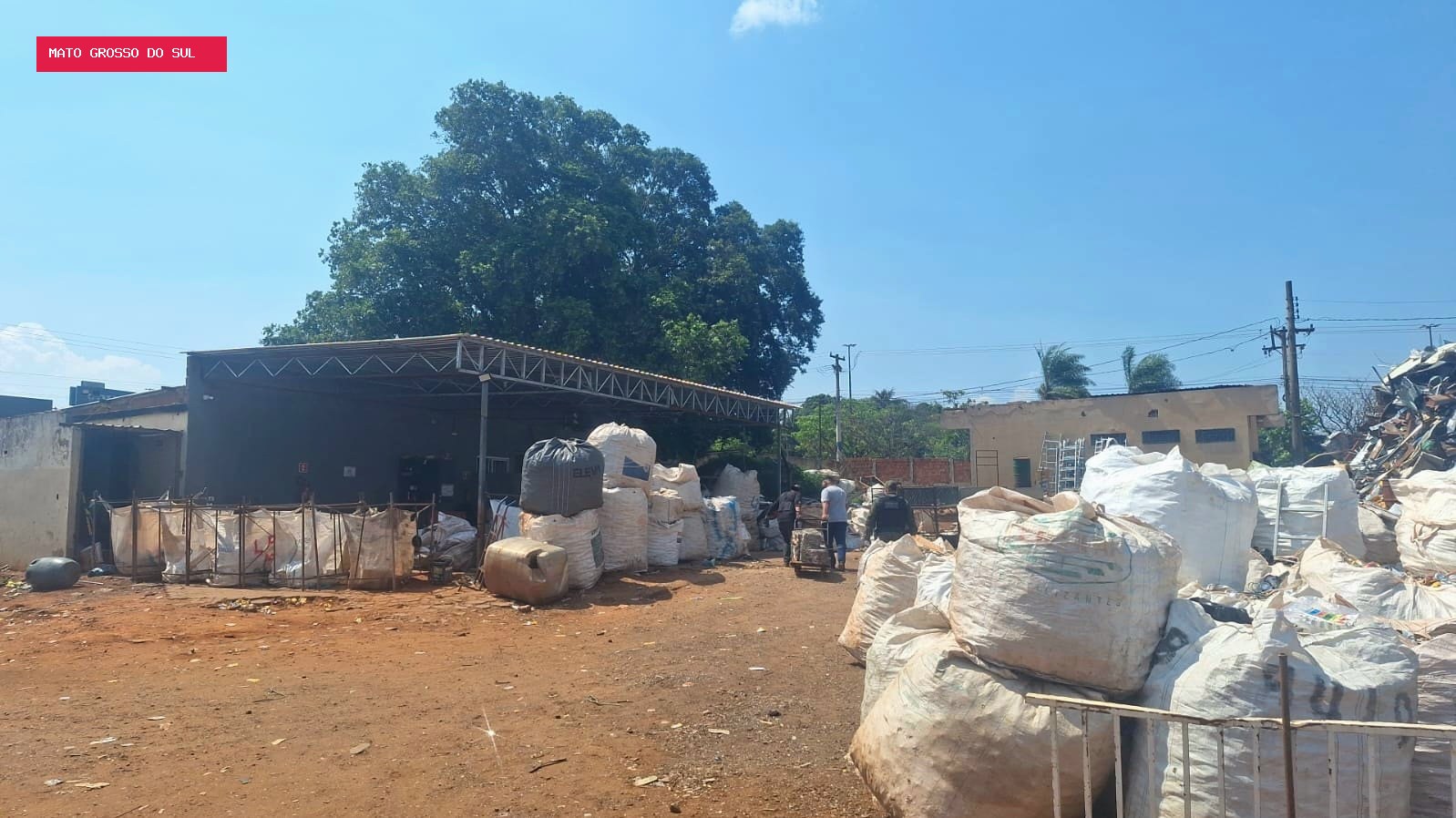 Ferros-velhos são multados em R$ 20 mil após fiscalização em Campo Grande