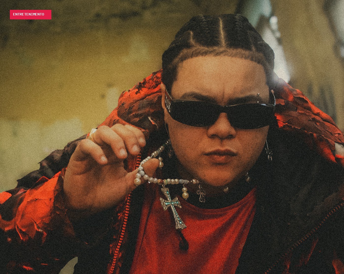 Rapper Stelly expõe vivência itinerante e rejeita padrões femininos nas faixas autorais do primeiro EP