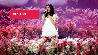 Olivia Rodrigo cura feridas e derrama sangue em abertura triunfante da ‘Unraveled Tour’