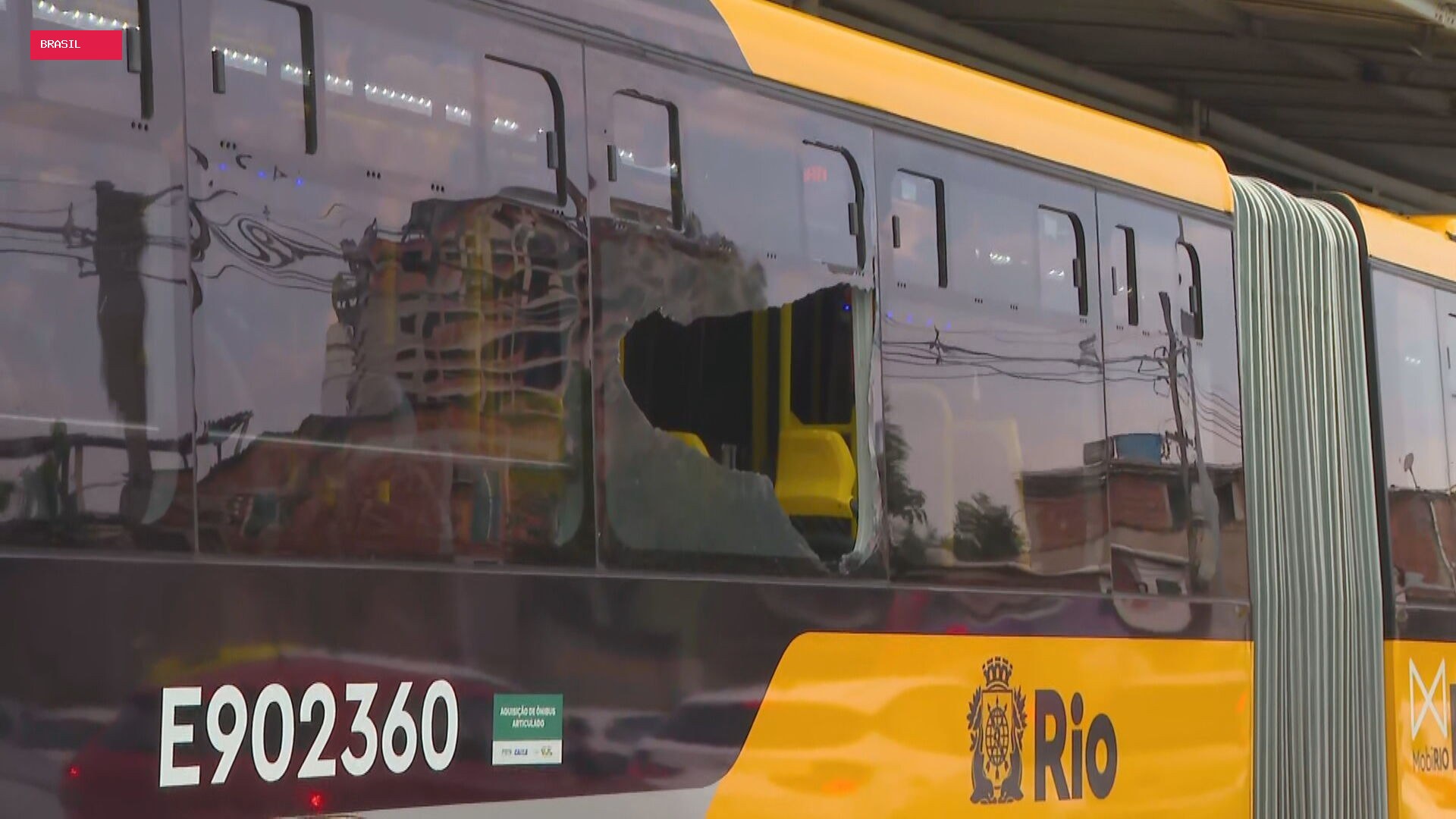 PM diz que facção atira em vias para desviar atenção durante operações no Rio