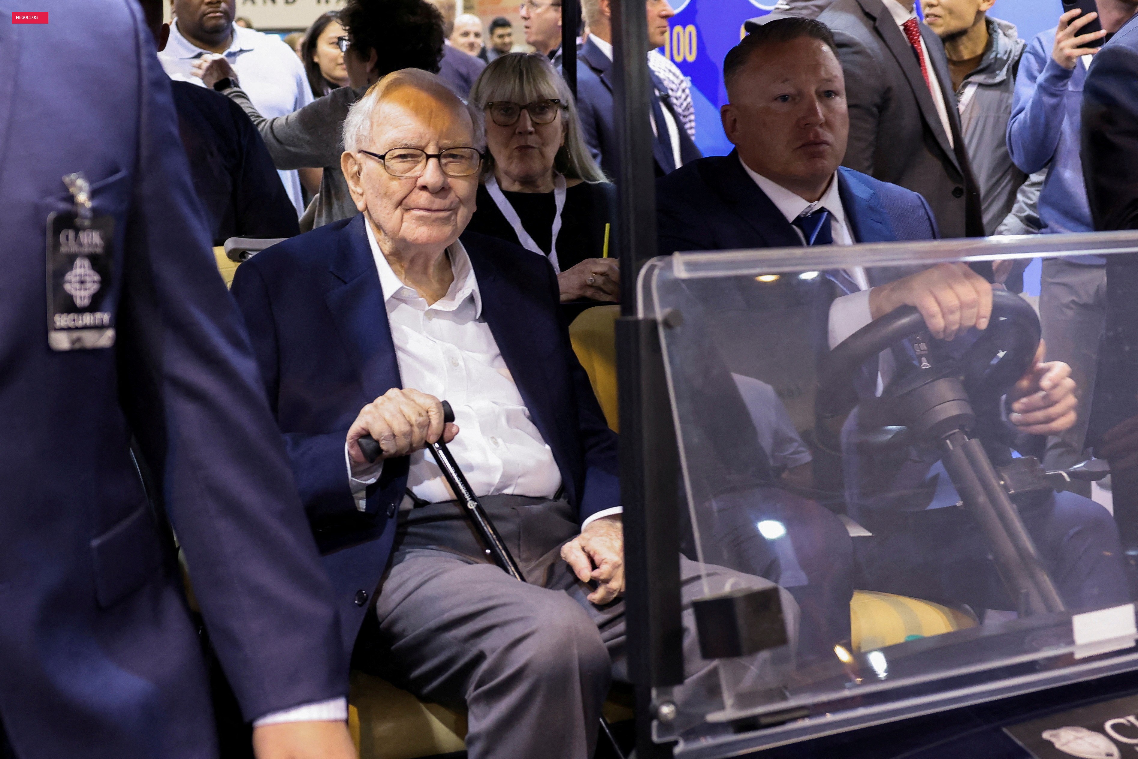Buffett deixa a presidência da Berkshire Hathaway: da rejeição de Harvard à dieta rica em açúcar, veja