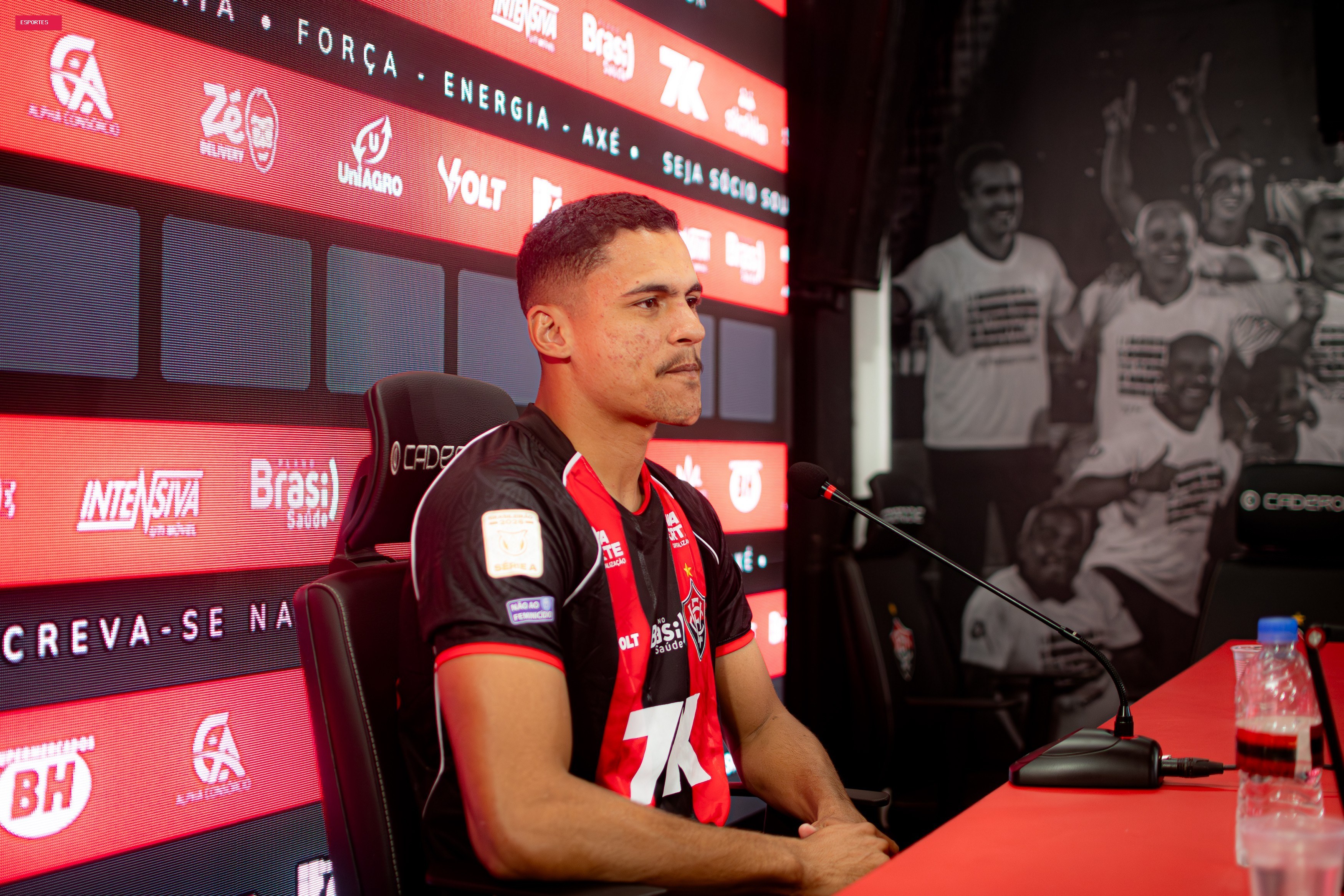 Alex Bruno cita características em apresentação pelo Vitória: "Centroavante de área"