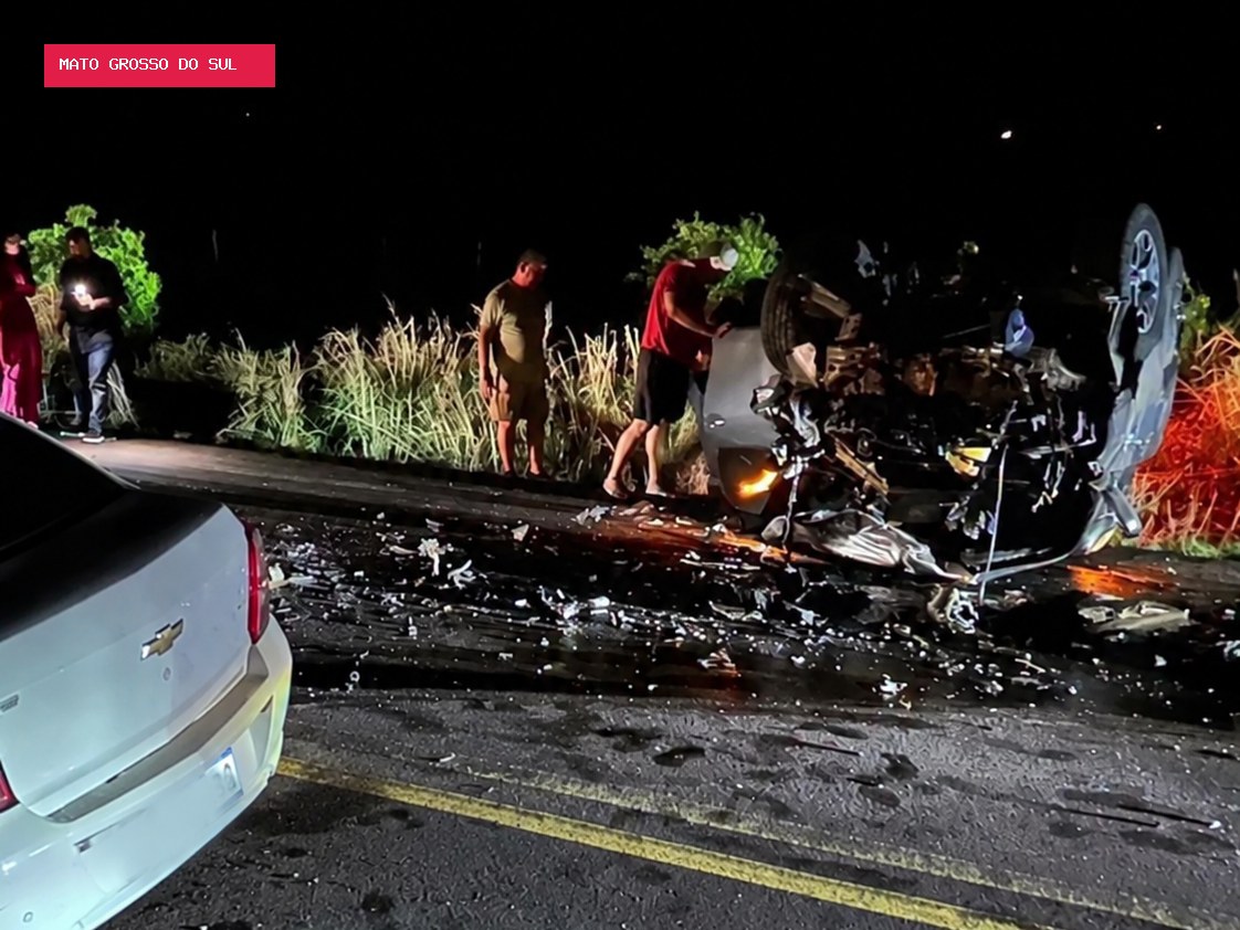 Acidente entre carro e caminhonete deixa um morto na BR-158
