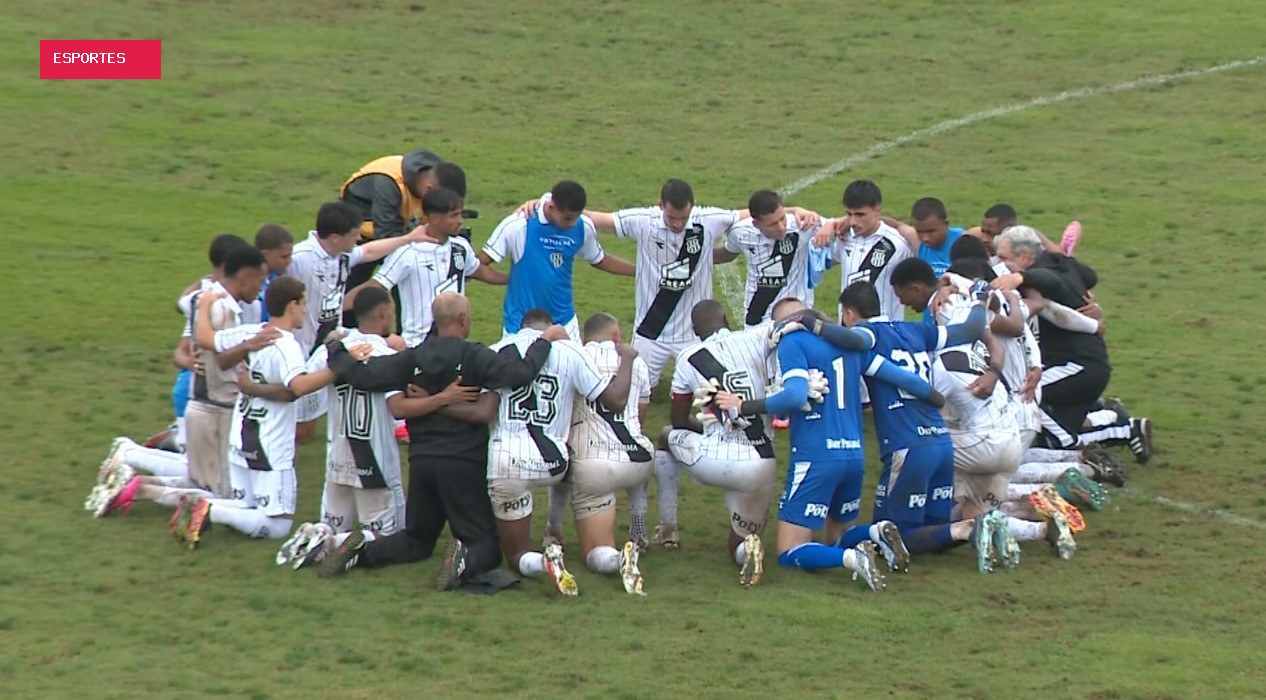 Ponte encerra maior jejum da história da Série B, e jogadores se ajoelham no gramado