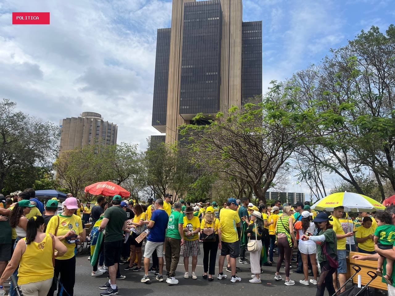 Com candidatos do Novo, direita faz ato contra STF em Brasília