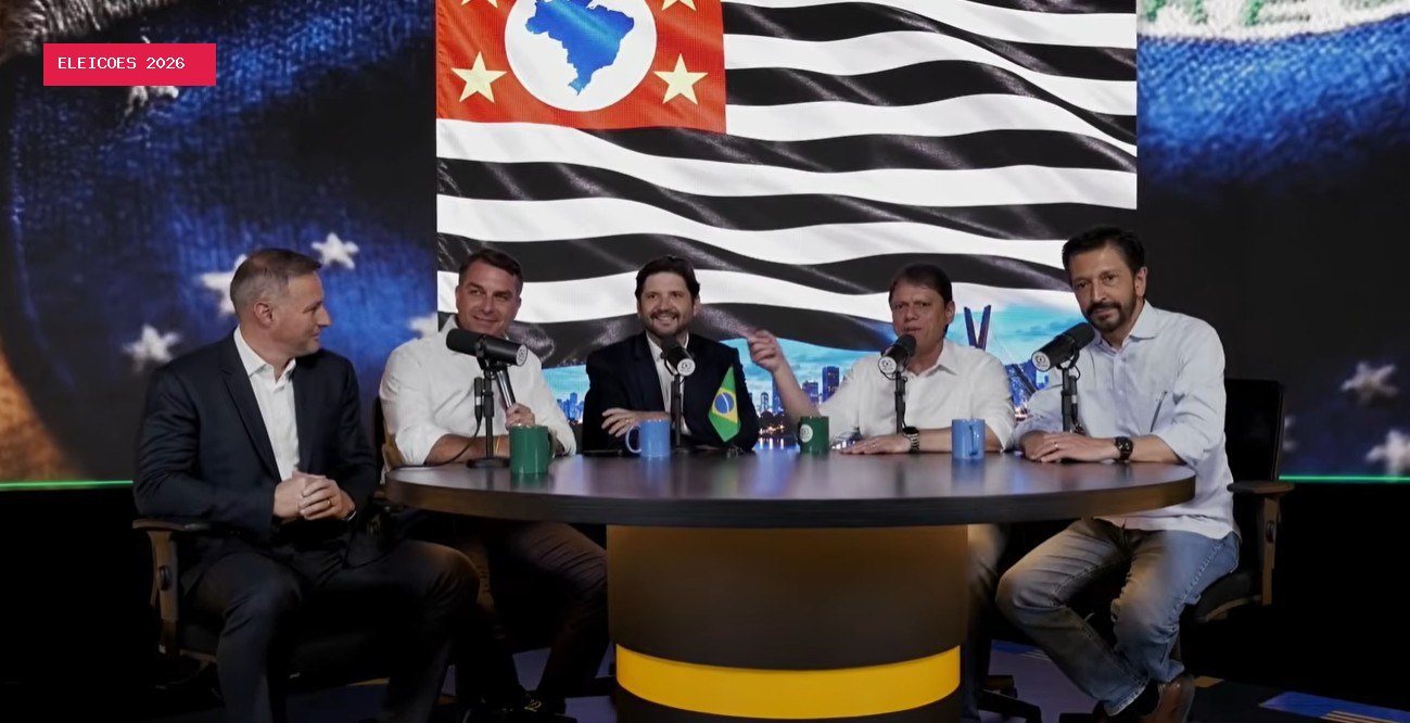 Flávio Bolsonaro reúne Tarcísio e outros aliados em live dias após campanha de Lula pedir suspensão de