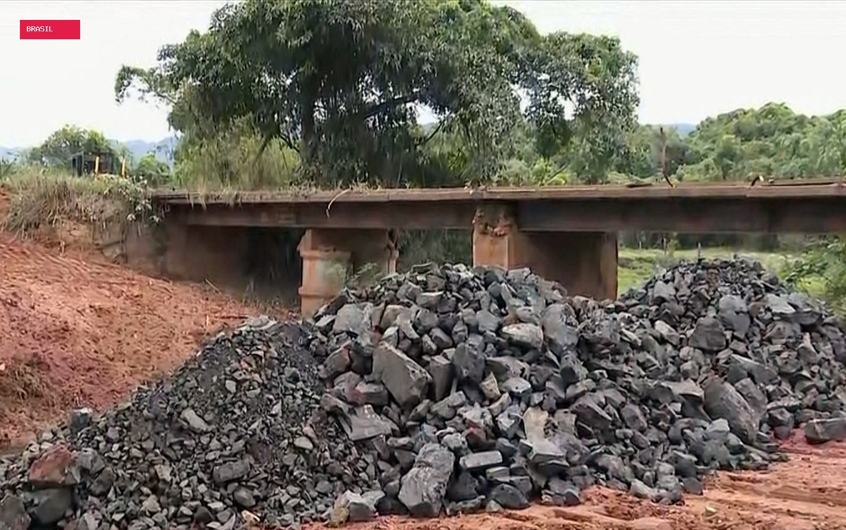 Ponte na BR-464 deve ser interditada após laudo apontar risco de colapso