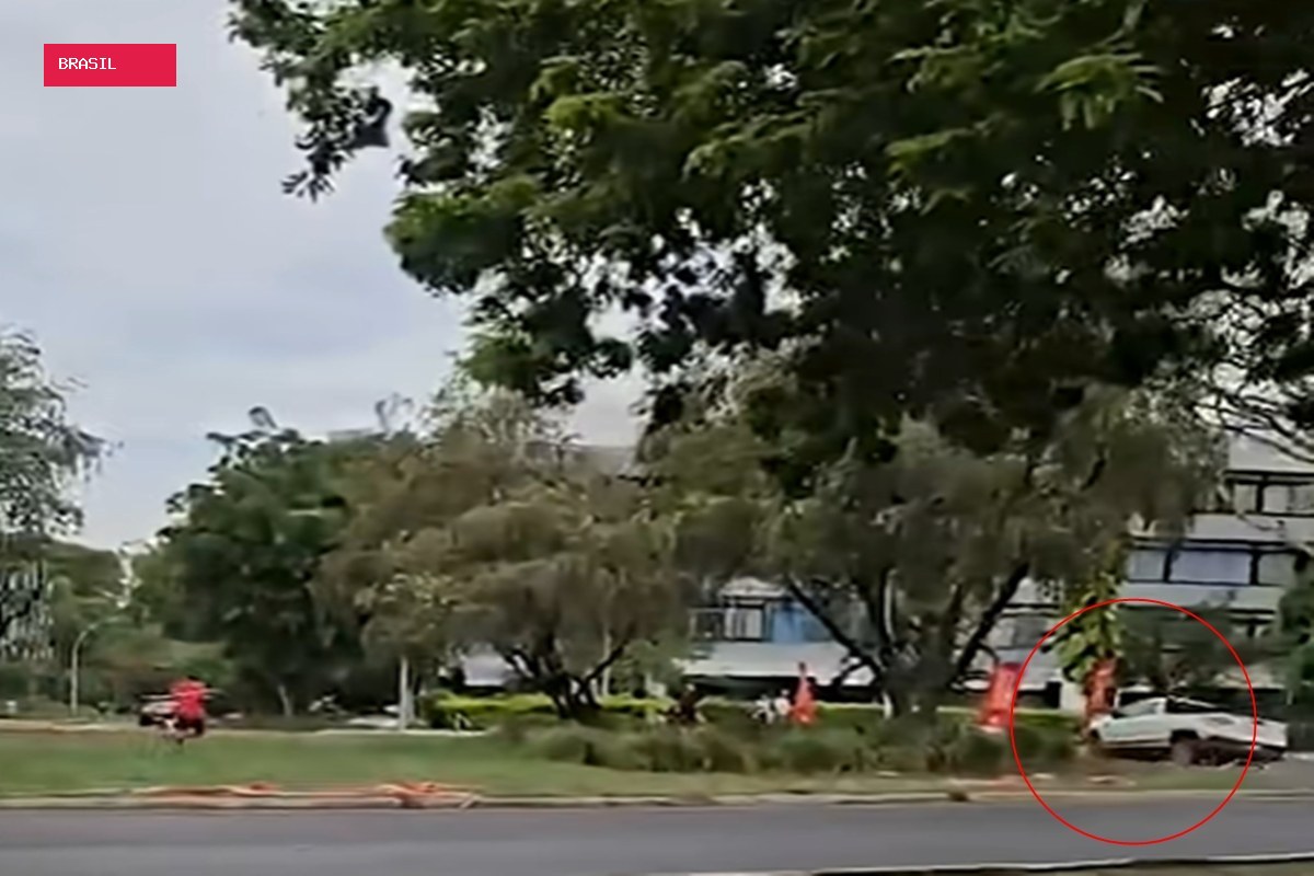 MPE pede investigação sobre motorista que atropelou bandeiras de candidato