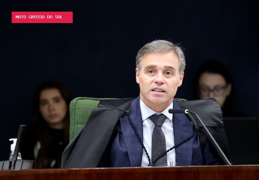 Mendonça avalia levar relatório sobre Moraes e Vorcaro ao plenário do STF