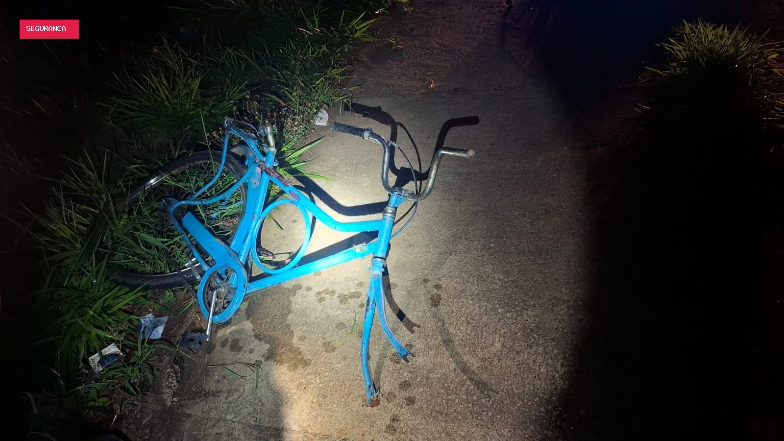 Ciclista é atropelado por carro e morre na BR-262, em Nova Serrana