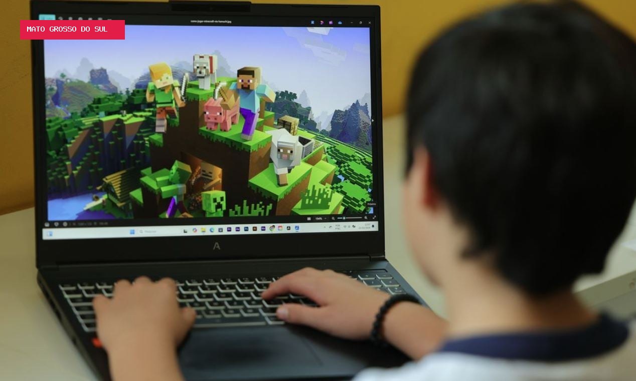 Uso excessivo de telas pode aumentar casos de olho seco em crianças e adolescentes