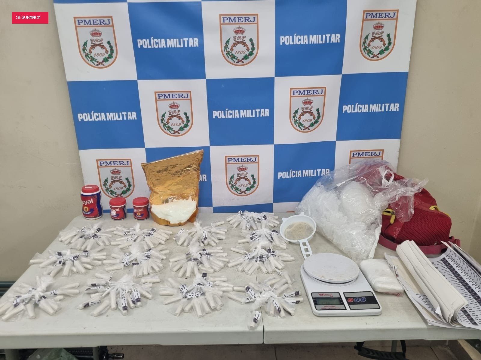 Polícia Militar apreende mais de 1 kg de cocaína em Volta Redonda