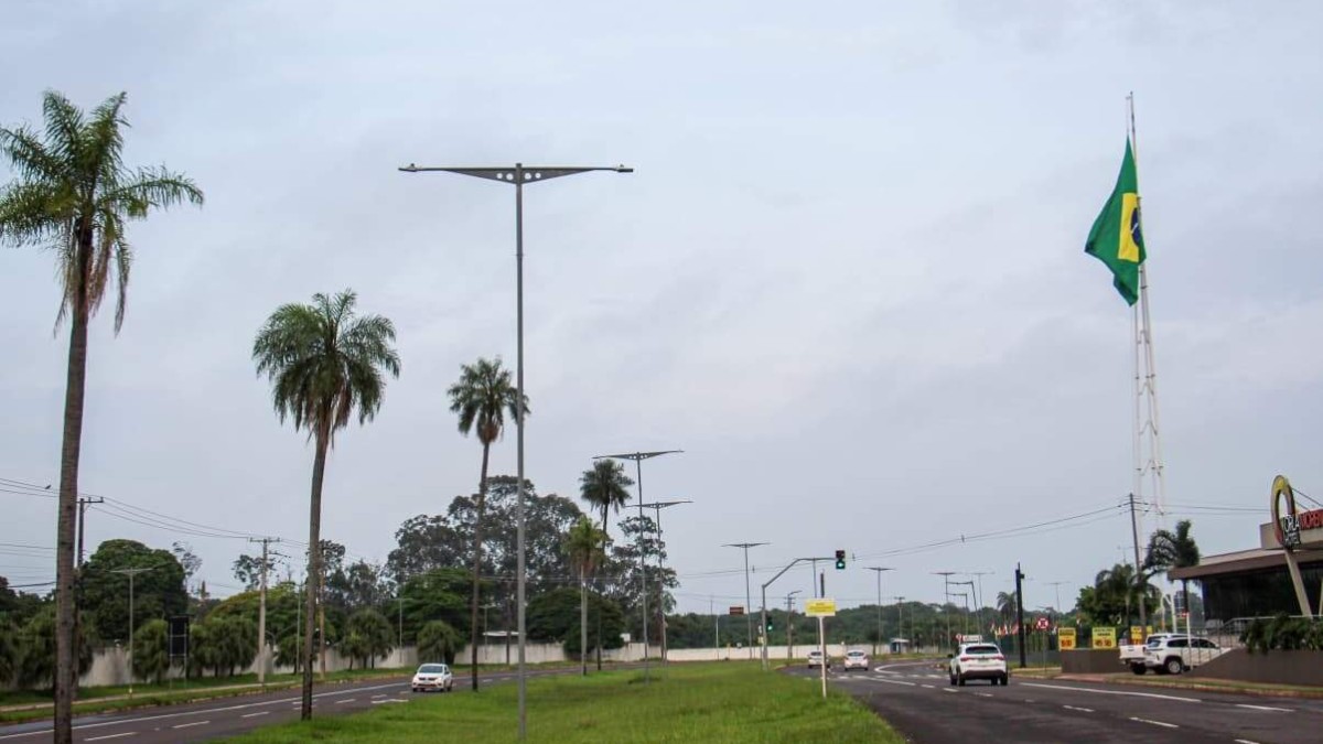 Céu carregado e chuva em Mato Grosso do Sul no domingo de votação