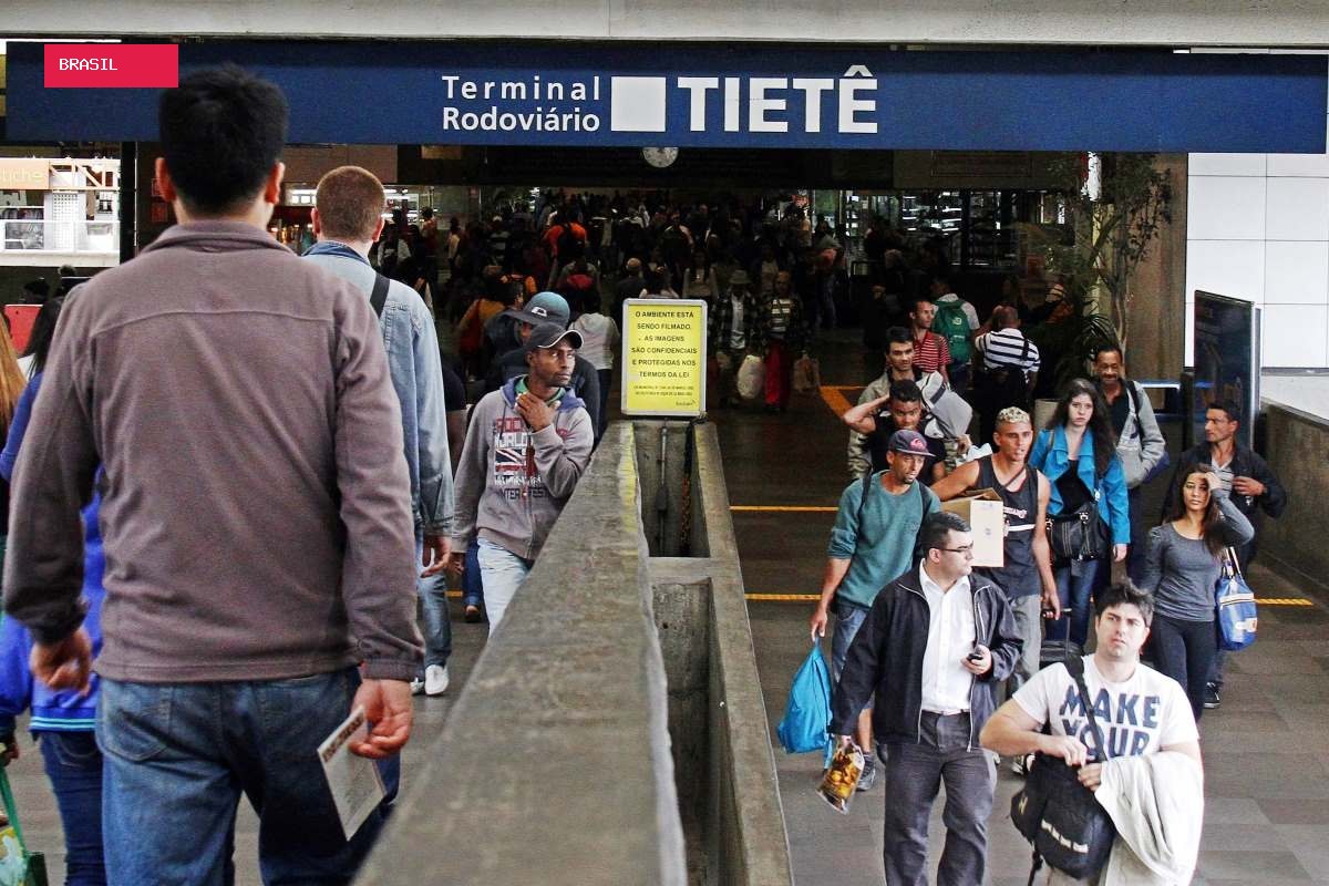 Mulher é esfaqueada no Terminal Tietê; polícia apura intolerância política