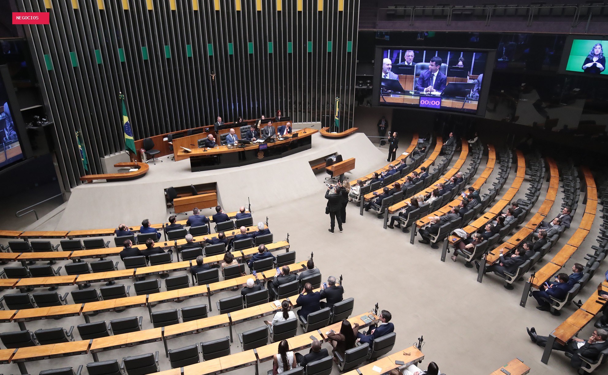 Câmara dos Deputados abre concurso com salários acima de R$ 32 mil