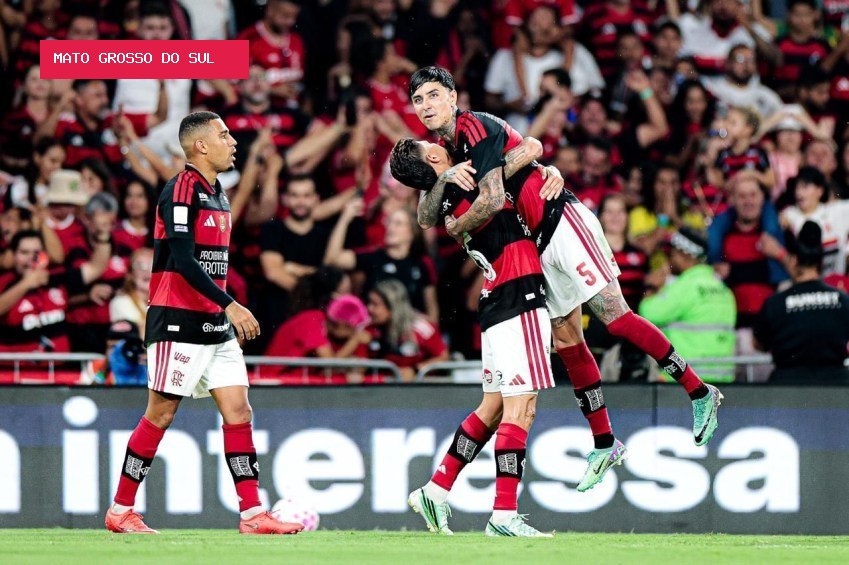 Carrascal decide clássico e mantém Flamengo na liderança do Brasileirão