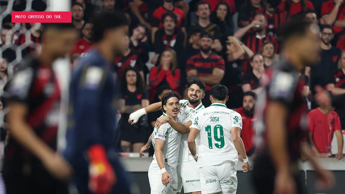 Palmeiras bate Athletico fora de casa e pressiona o Flamengo