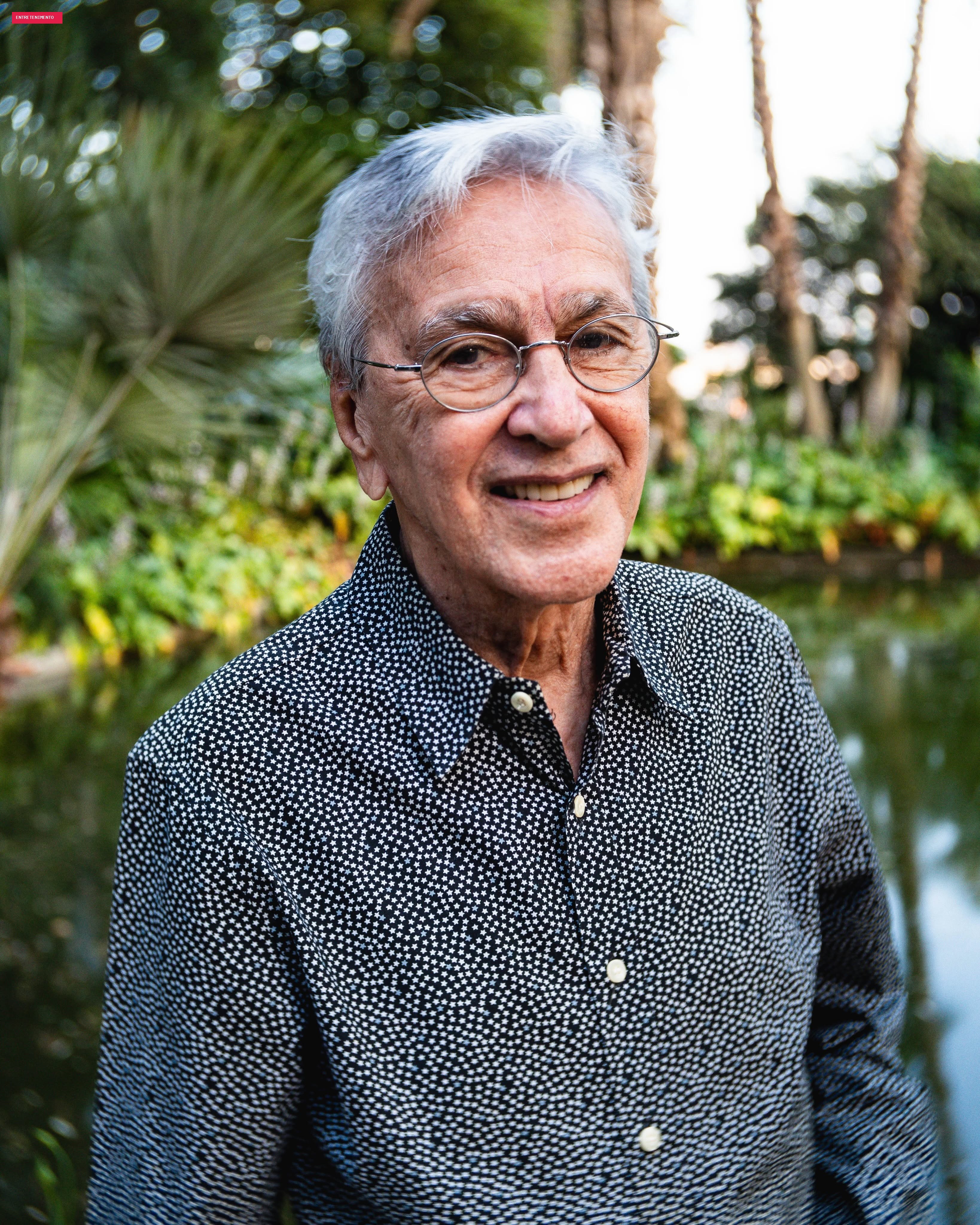 Caetano Veloso reforça laços com obra dos Beatles ao gravar canção 'Because' no álbum do violonista Niño