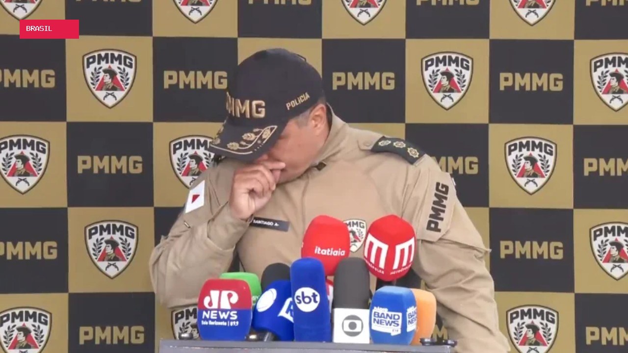 Coronel da PM chora ao relatar morte de colegas em queda de avião em MG: 'coletiva mais difícil da minha