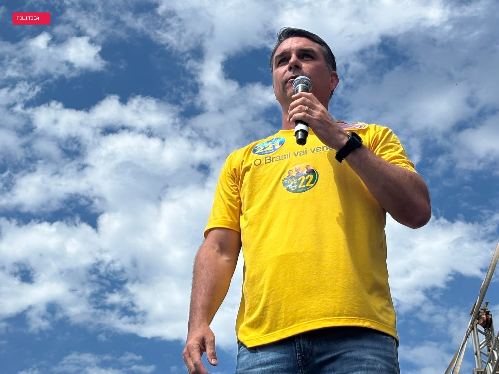 Depois de Lula, Flávio Bolsonaro diz ser prejudicado pela Meta e pede para TSE proibir impulsionamento de