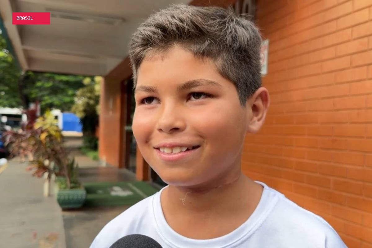 Após 15 dias internado, menino que teve pescoço cortado por linha de cerol recebe alta: 'eu só sabia